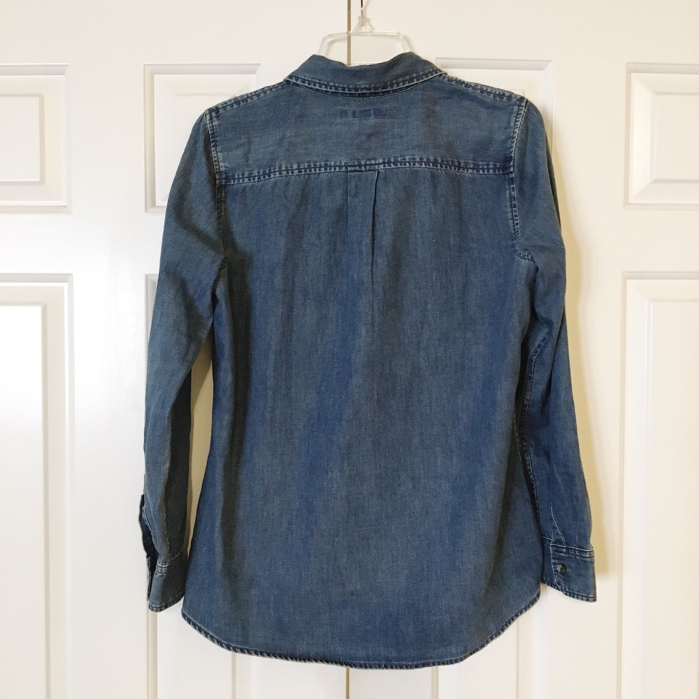Banana Republic chambray top. Size small. EUC. - Picture 3 of 6